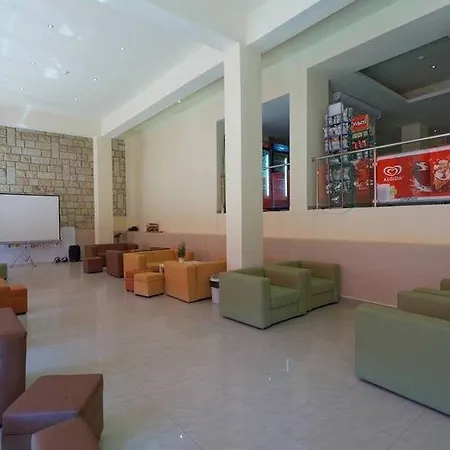 Отель Club Vedren 2*